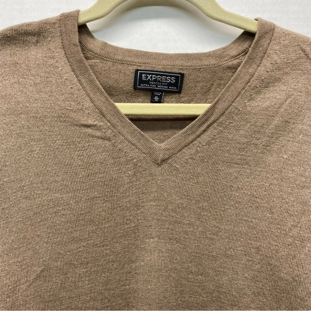Express Mens Merino Wool XL Tan Sweater V Neck Pullover Modern Fit Grandpa